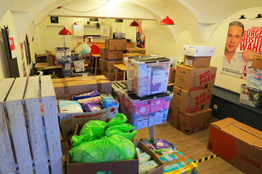 Verschiedene Spenden im Spendenlager