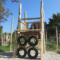 Holzklettergerüste.