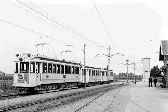 Eine alter Garnitur der Badner Bahn