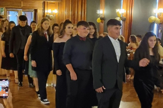 Schüler beim Abschlussball