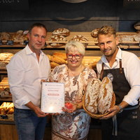 Große Eröffnungsfeier der Bäckerei Eder