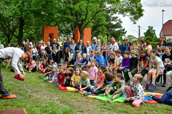 Viele Kinder und ihre Eltern waren bei der Eröffnung dabei© Claudia Traxler