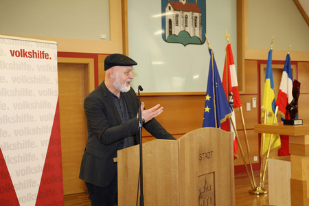 Erich Fenninger bei seiner Laudatio © Stadtgemeinde Traiskirchen