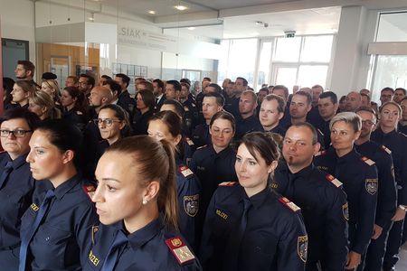 Eine Gruppe Polizistinnen und Polizisten.
