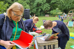 Besucher:innen beim Lesefest 2023
