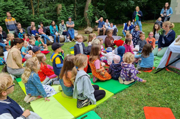 Besucher:innen beim Lesefest 2023