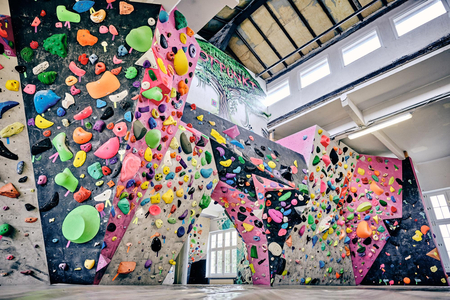 Die Boulderwand.
