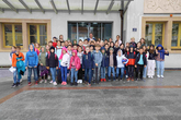 Volksschüler aus Möllersdorf mit Bgm. Andi Babler