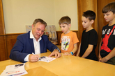 Volksschüler aus Möllersdorf mit Bgm. Andi Babler
