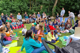 Besucher:innen beim Lesefest 2023