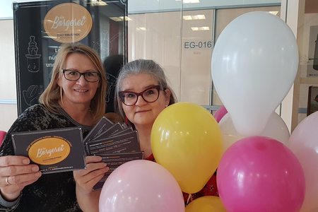 Stadtbibliotheksleiterin Christa Majnek und Projektleiterin Karin Grossmann