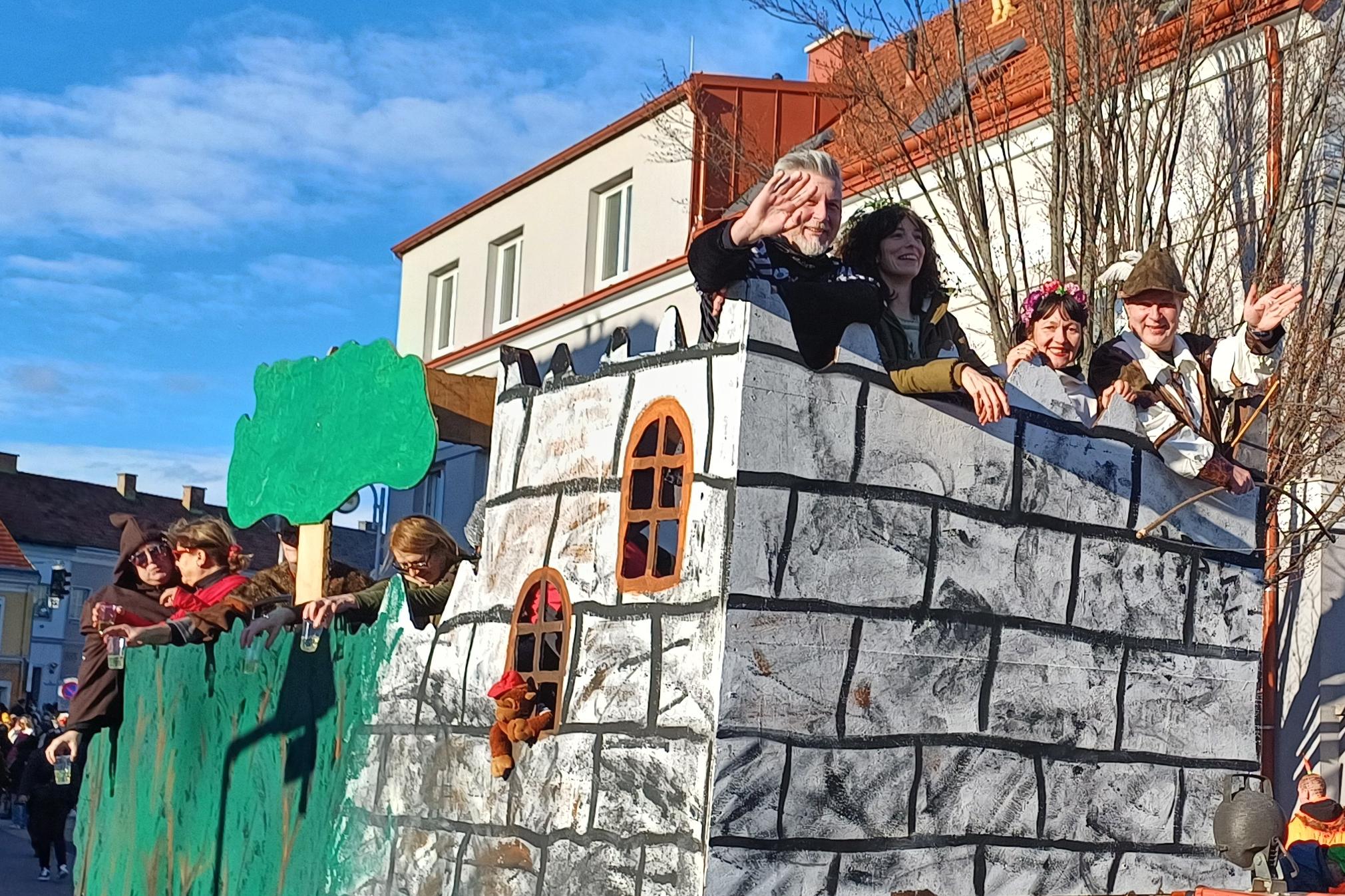 Narrenumzug begeistert Traiskirchen