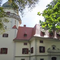Das Schloss Tribuswinkel von außen.