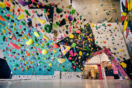 Die Boulderwand.