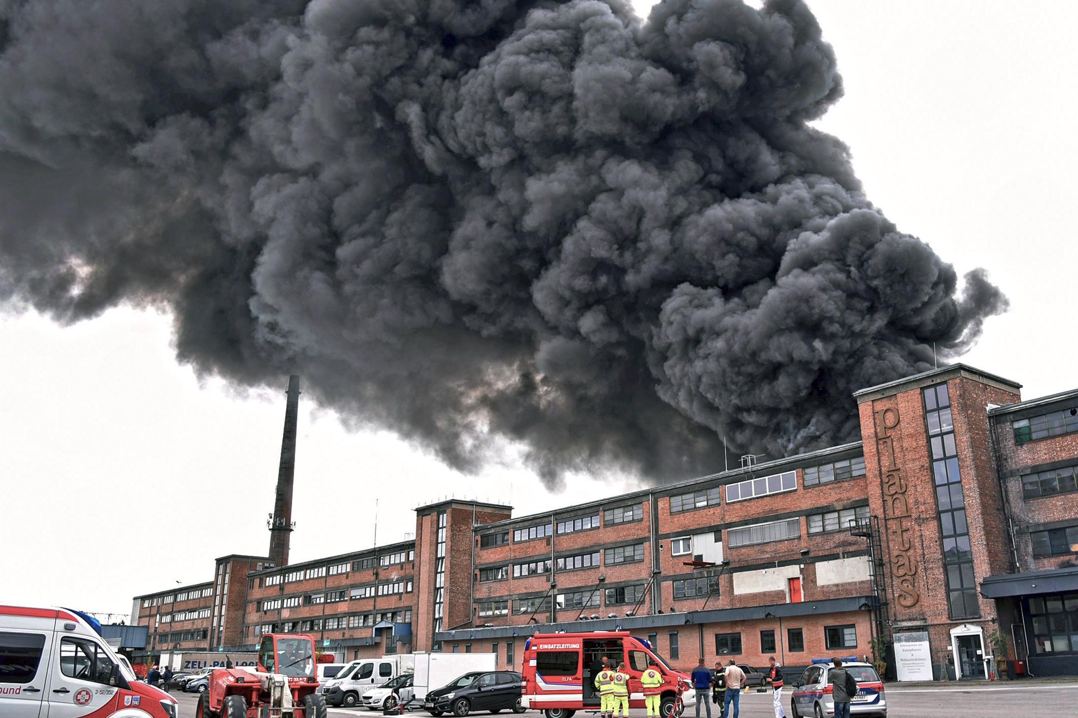 Großbrand im Gewerbepark Traiskirchen
