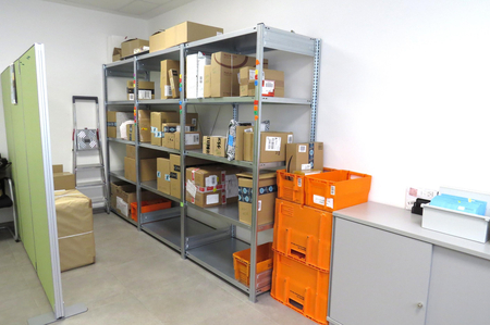 Der Paketlagerplatz.