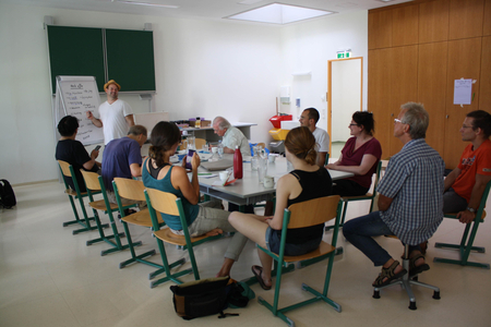 Workshops im Klassenraum.