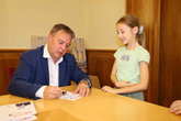 Volksschüler aus Möllersdorf mit Bgm. Andi Babler
