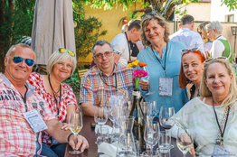 Besucher:innen bei WEIN:GENUSS in Traiskirchen