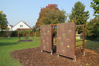 Kletterwände.
