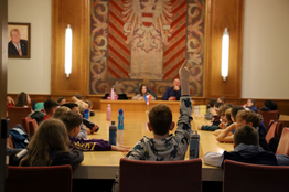 3. Klasse der VS TRK zu Besuch im Rathaus