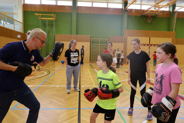 Kinder beim Sportfest der Neuen Mittelschule